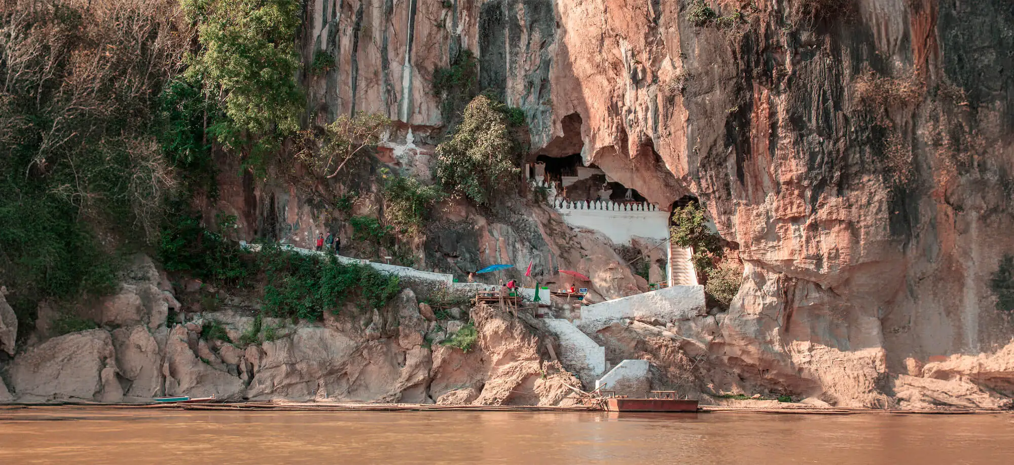 Viajes a las Cuevas de Pak Ou