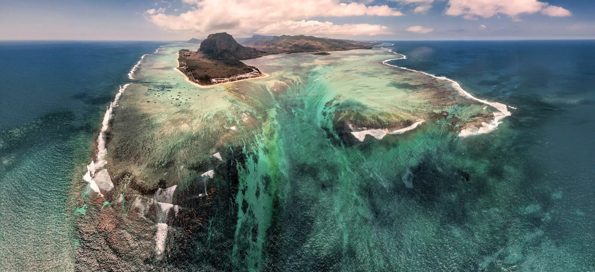 Viajes a la Cascada Submarina