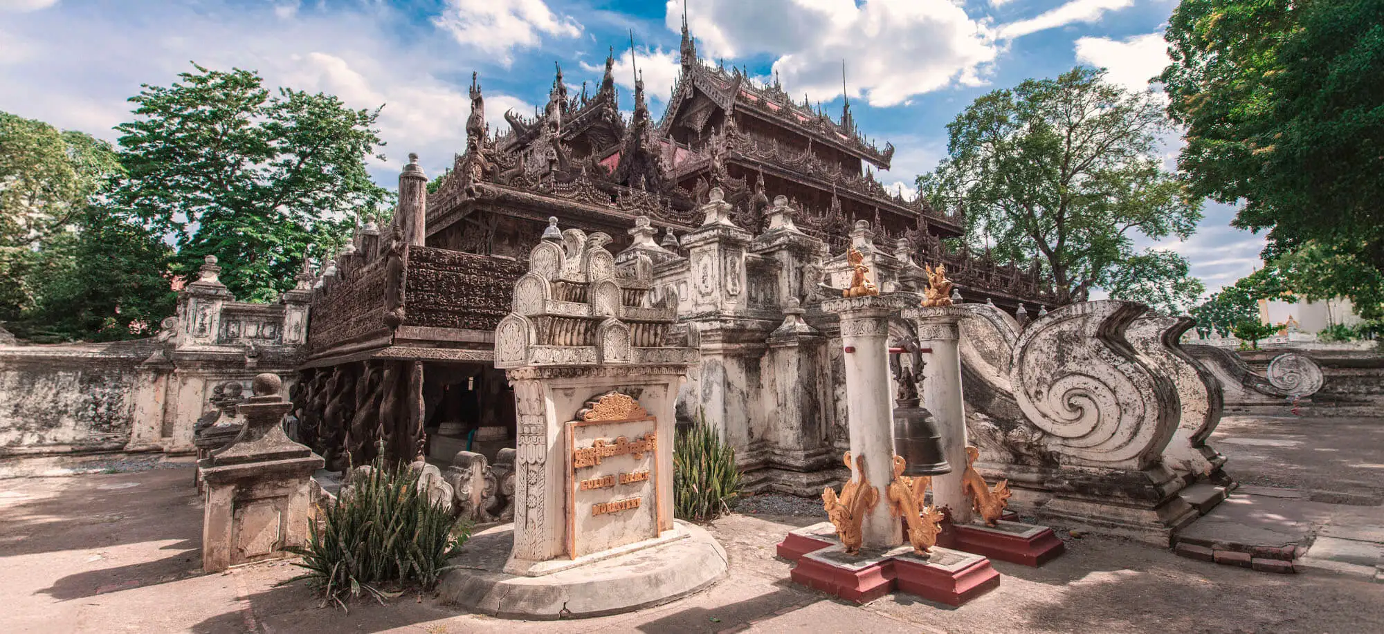 Viajes al Monasterio Shwenandaw